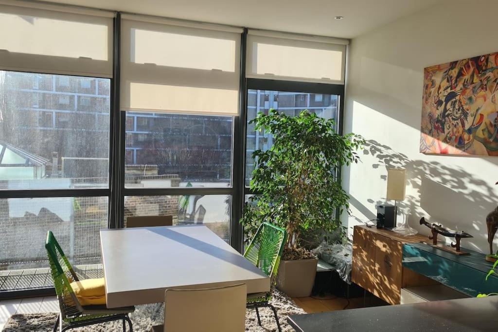 런던 Luxurious Flat Sunny, Quiet, Design, Lift, Balcony 아파트 외부 사진