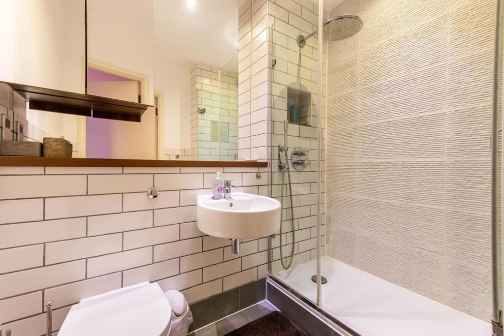 런던 Luxurious Flat Sunny, Quiet, Design, Lift, Balcony 아파트 외부 사진